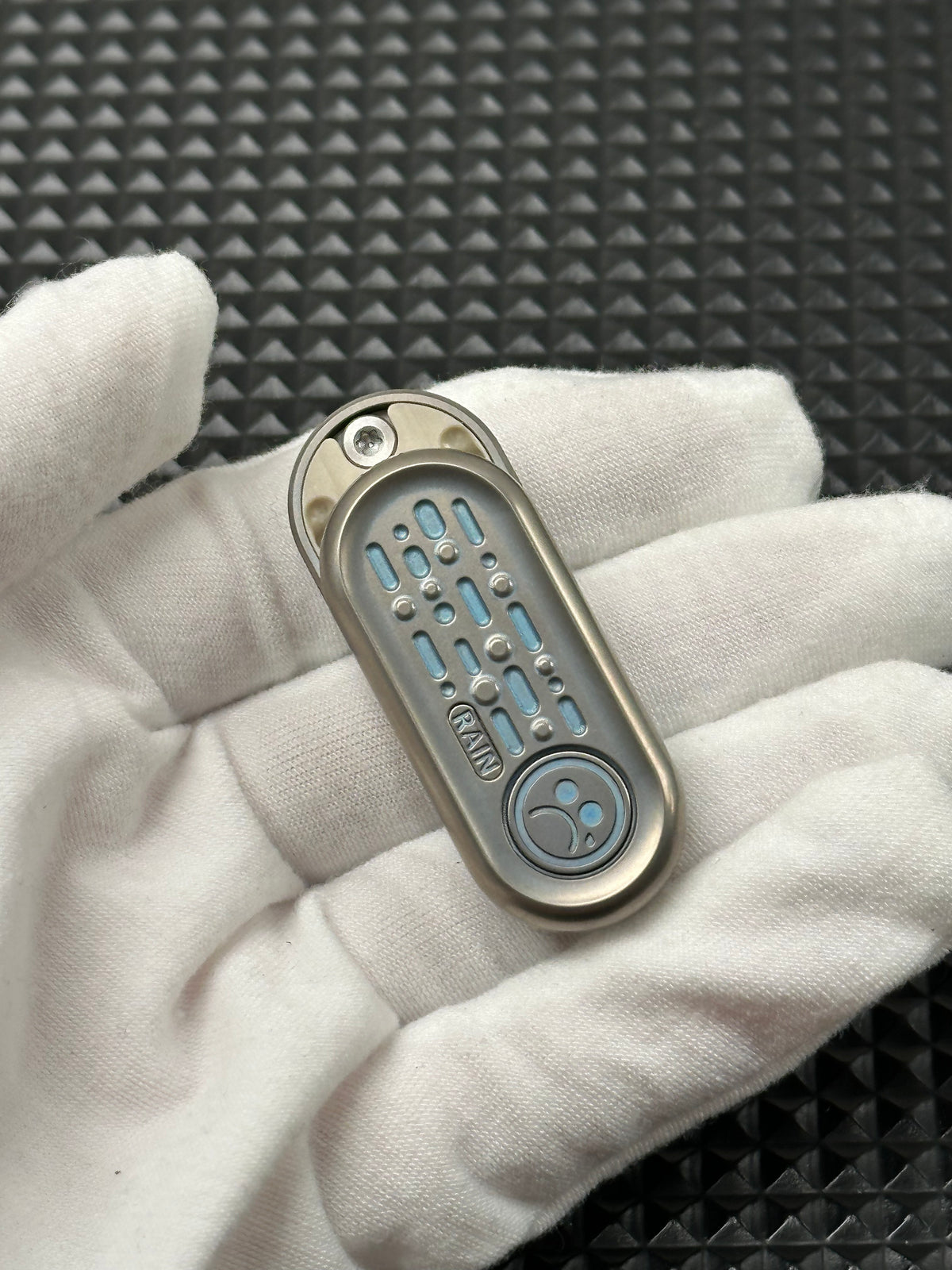 Top B Rain Titanium