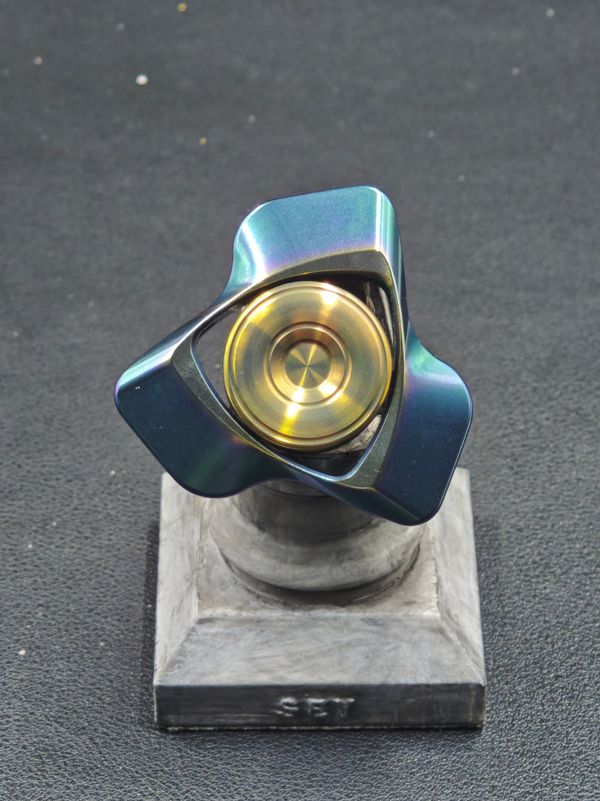Phantom Dual Leaf Tungsten Color-Anodized