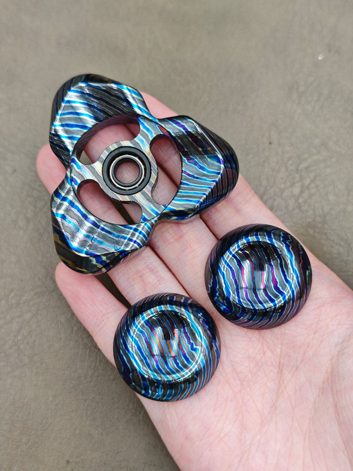 Feather Zircuti