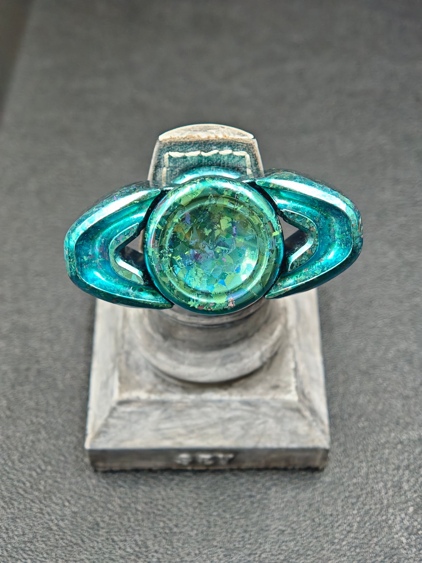 Pan Yixian Crystallized Titanium