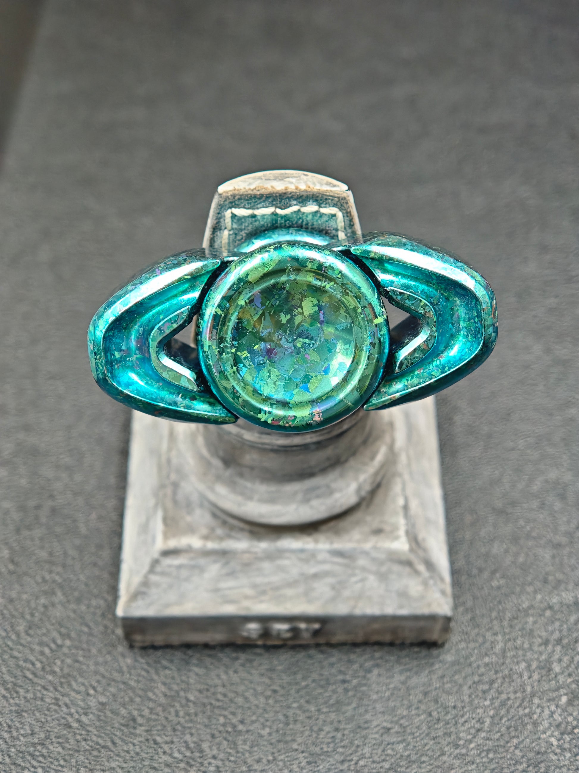 Pan Yixian Crystallized Titanium