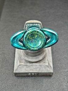 Pan Yixian Crystallized Titanium
