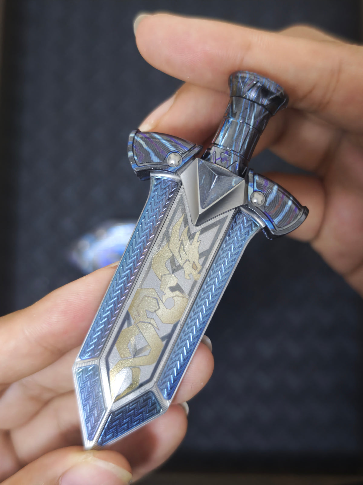 Azure Dragon Lake Sword Zircuti