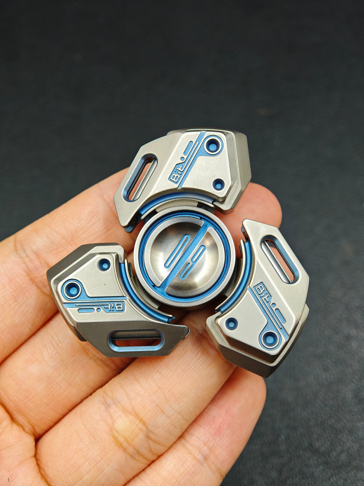 BIT 09 Titanium