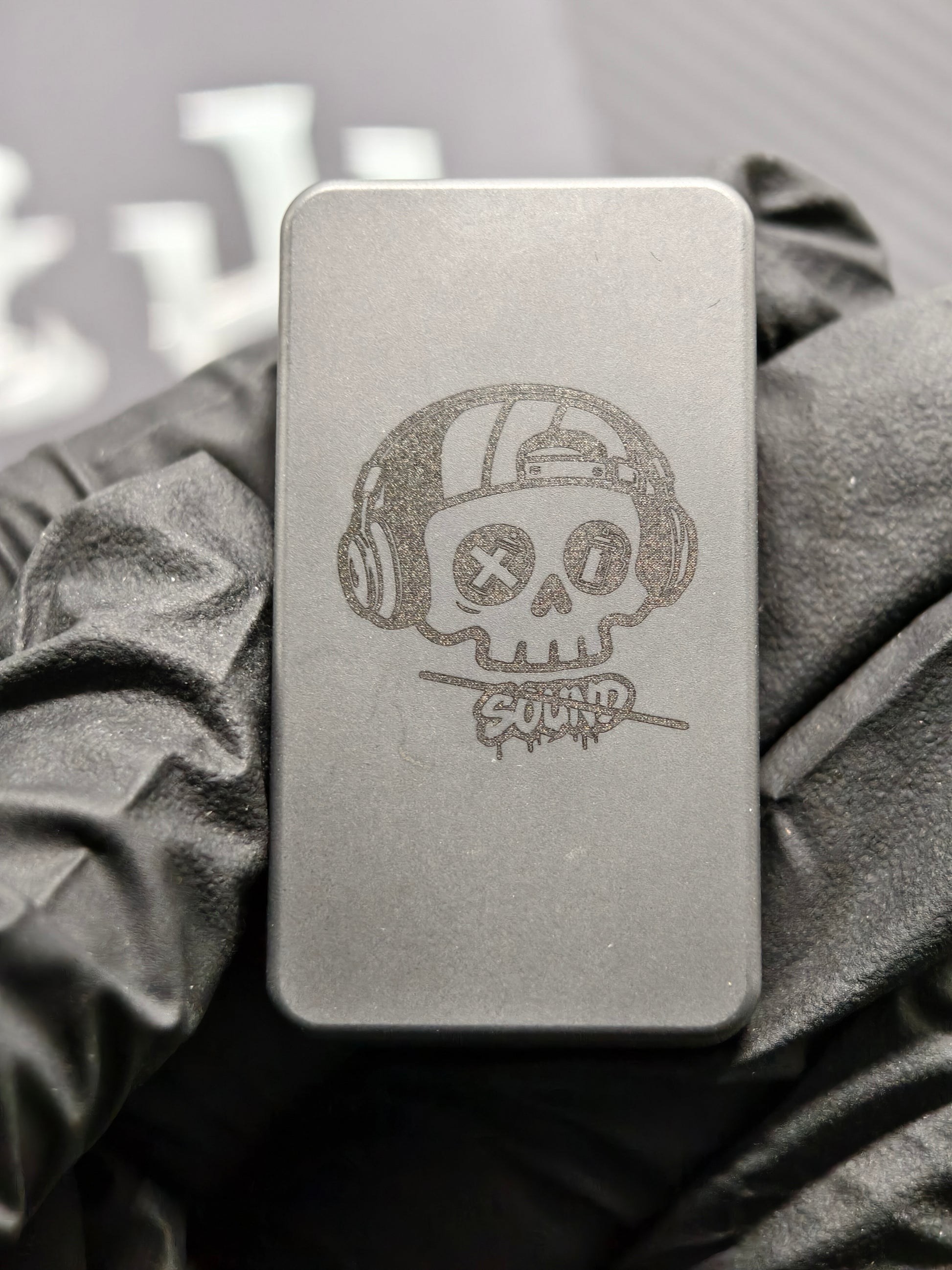 Mute Zirconium