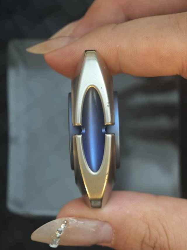 BIT 04 Titanium