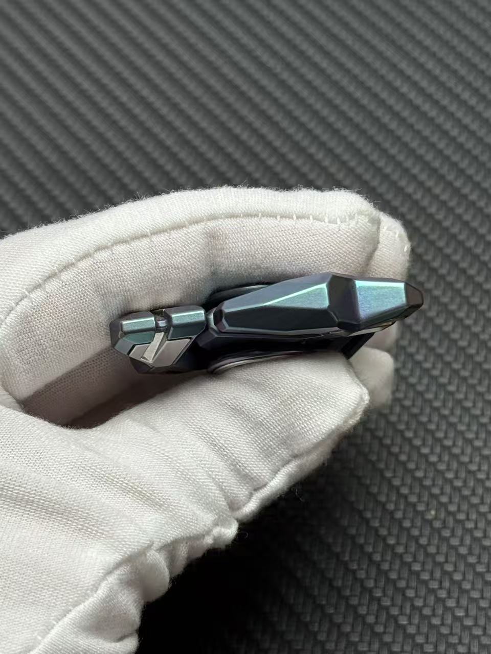 Ouroboros Titanium