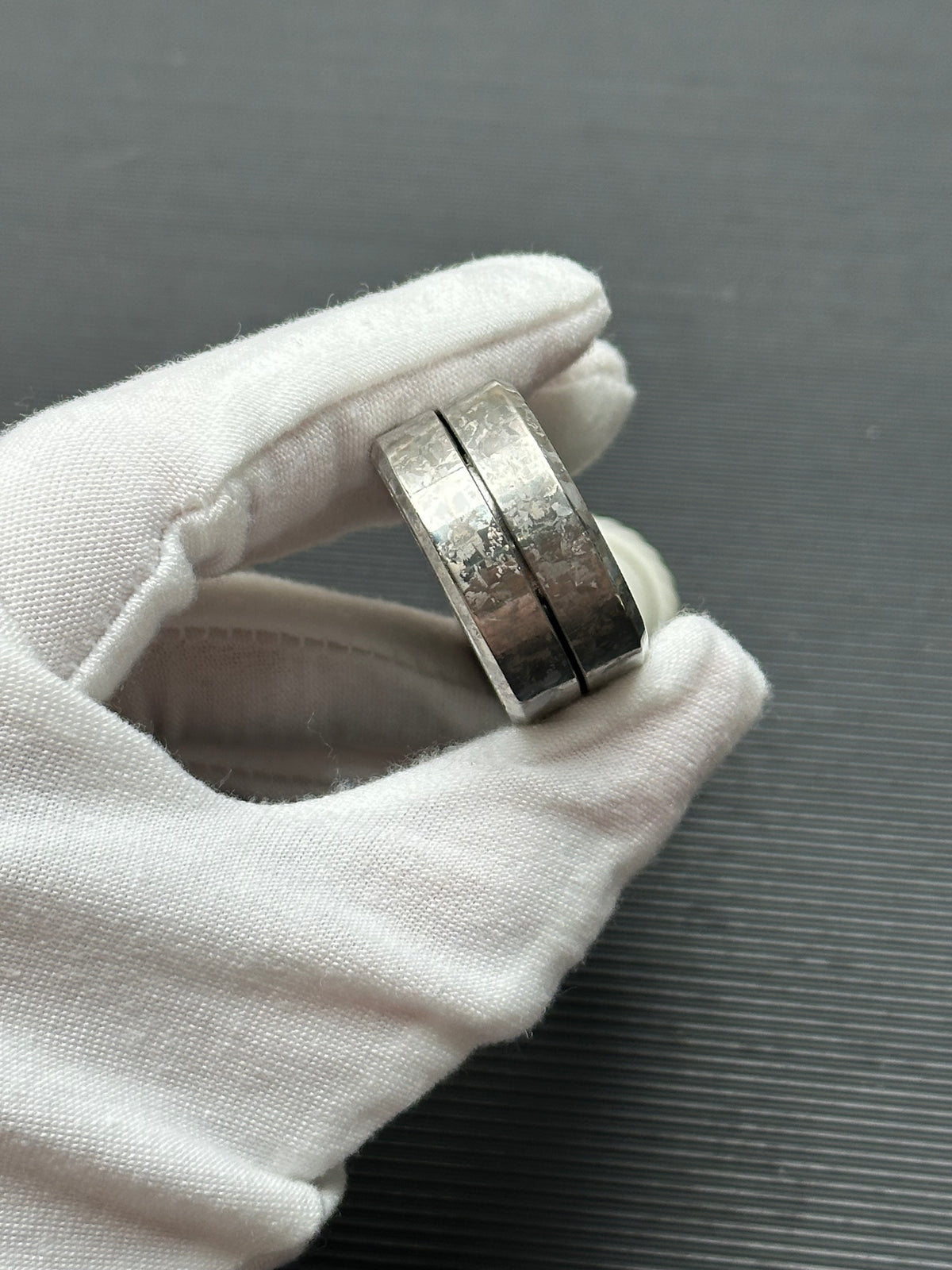 F2.8 Crystallized Titanium