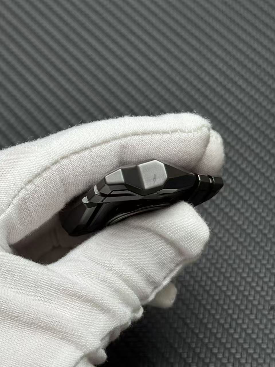 Ouroboros Zirconium Oil Slick