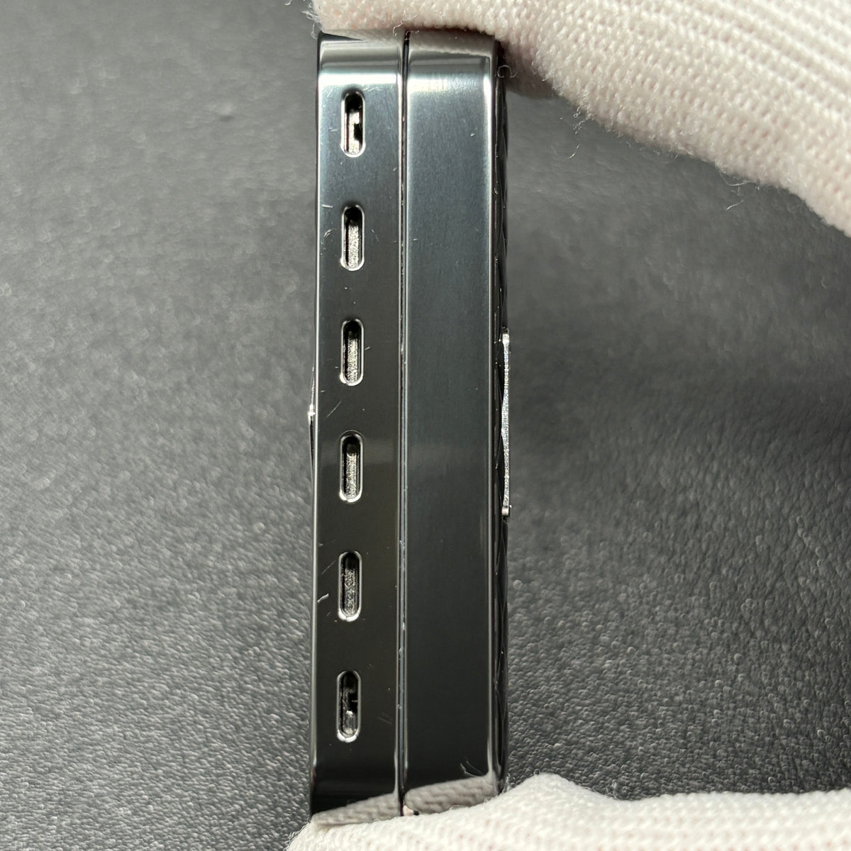 Feng Ling Zirconium Polished