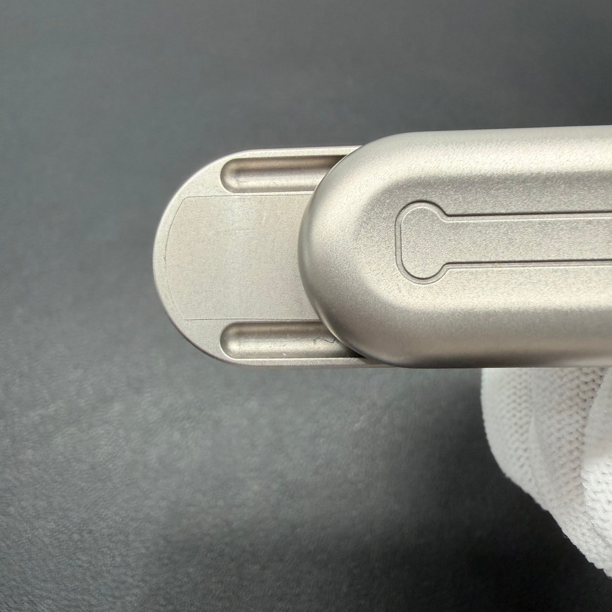 Floating Cloud Titanium