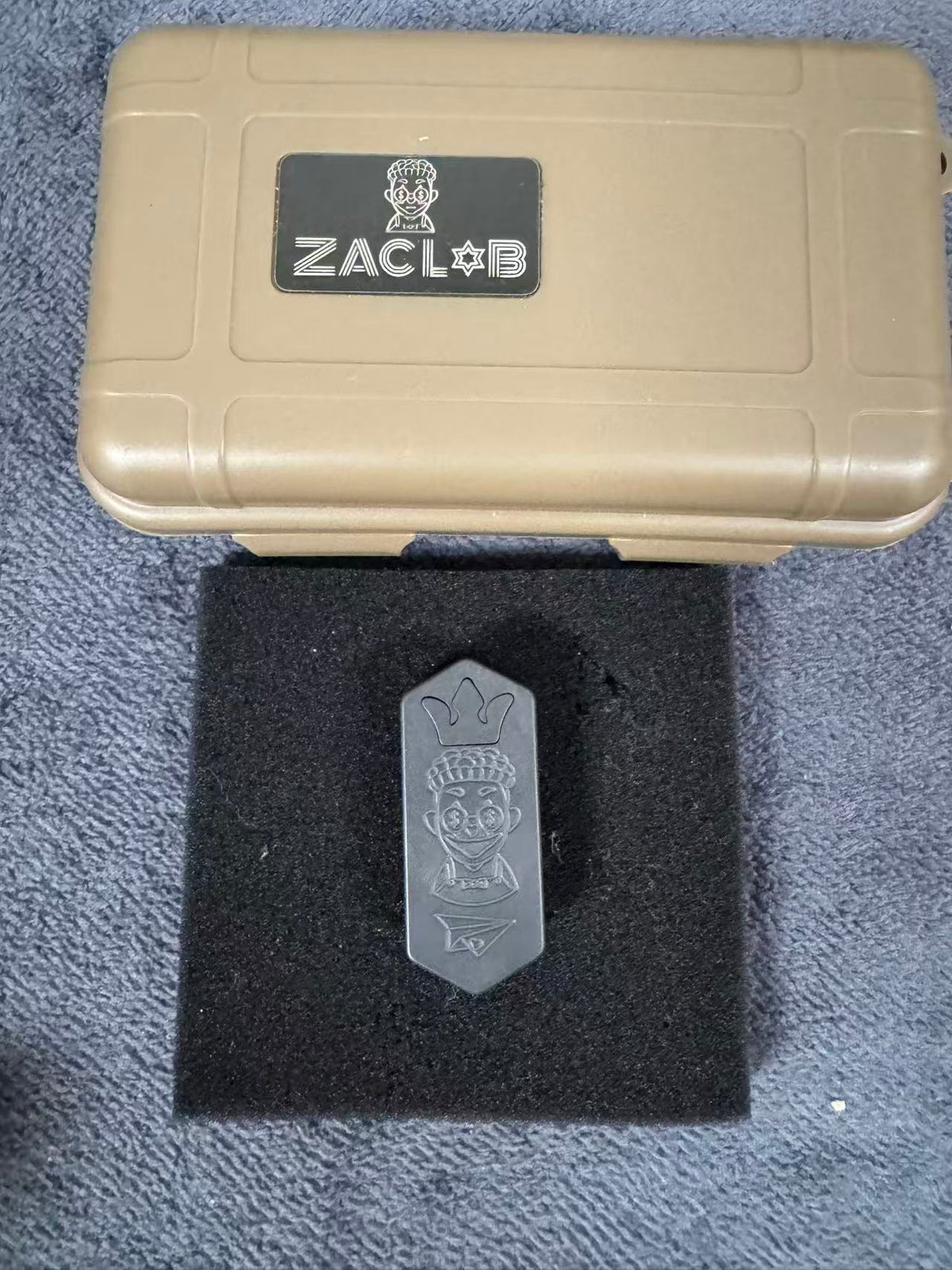 Plane Zirconium