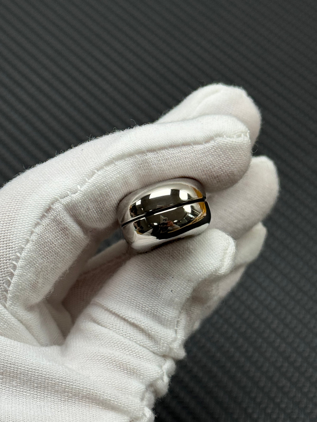 Floating Cloud Titanium Polished