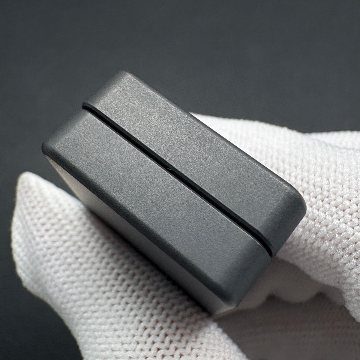 Mute Zirconium