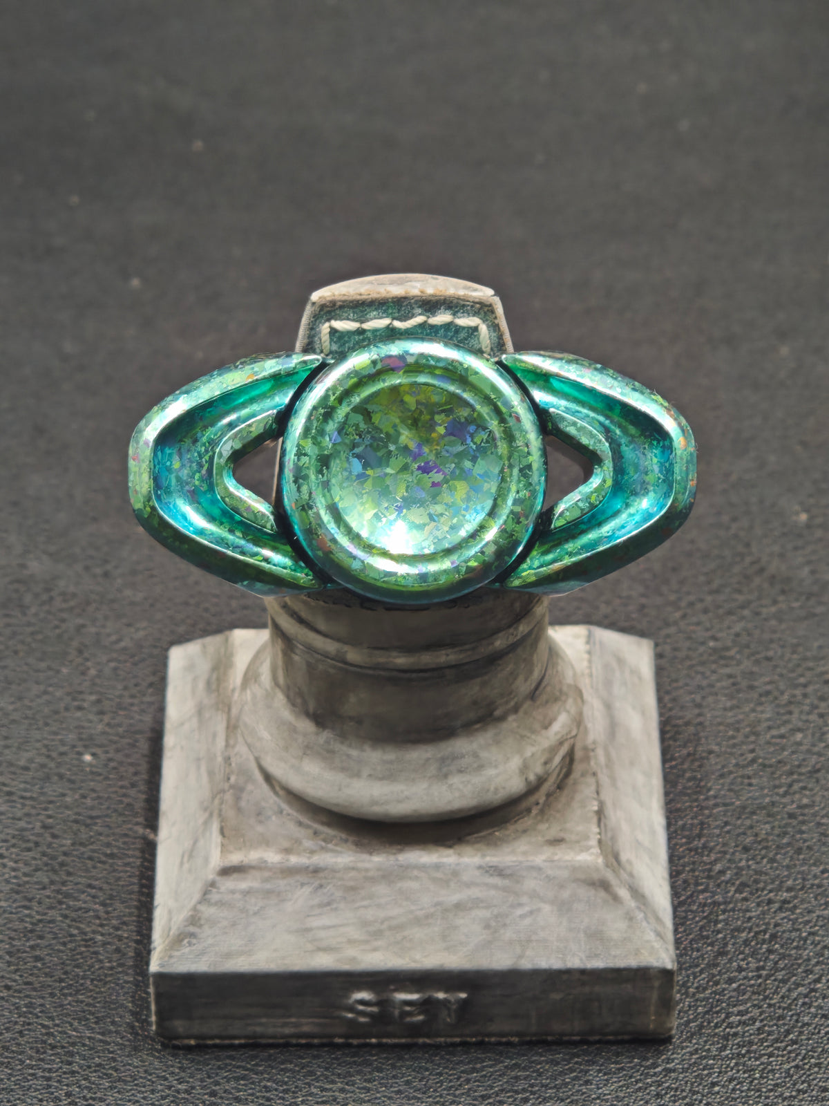 Pan Yixian Crystallized Titanium