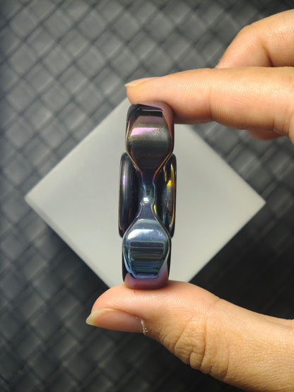 Three-Leaf Horizon Zirconium Oil Slick