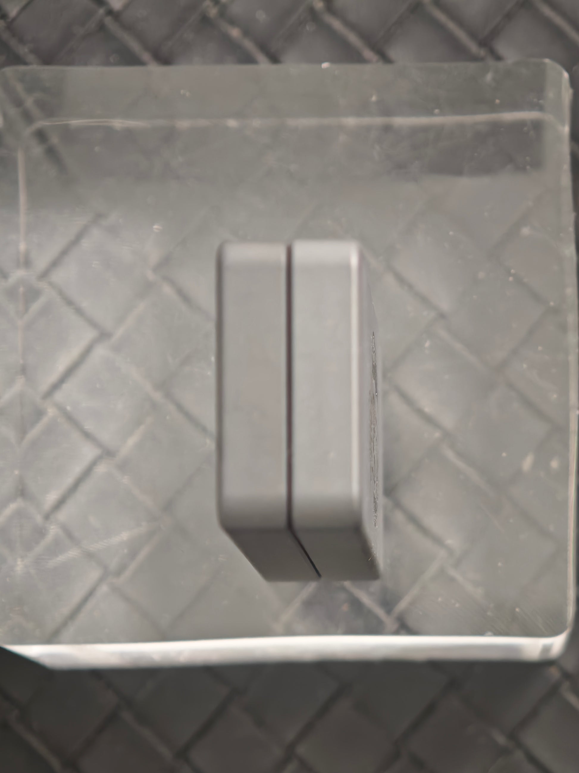 Mute Zirconium