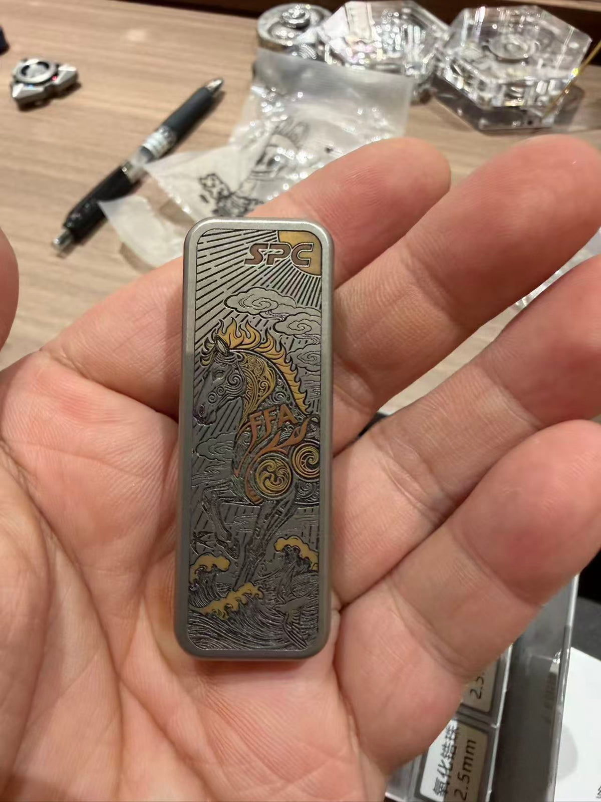 Chewing Gum 2.0 Titanium Engraved Limited 99