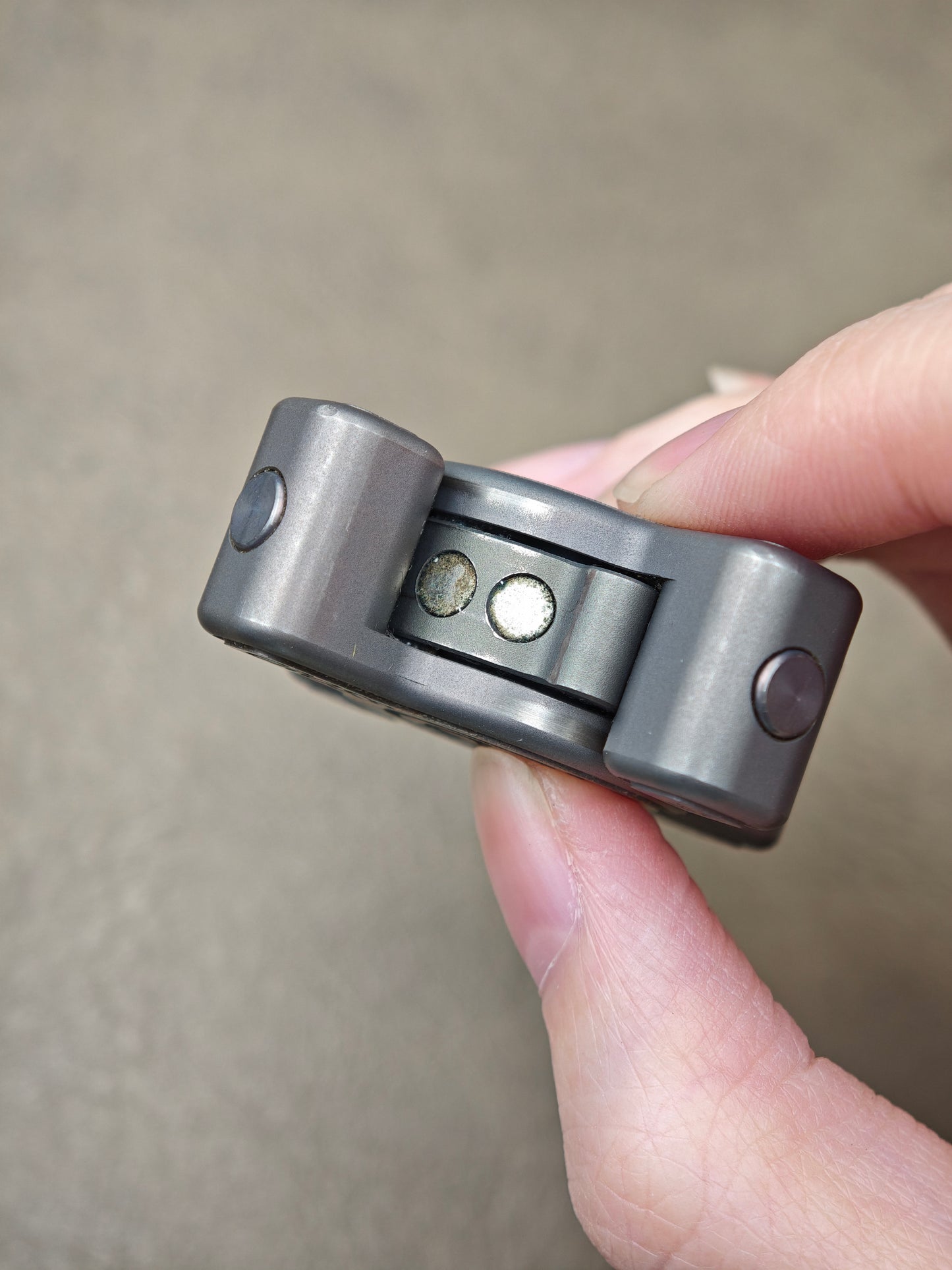 Cross Bones r Titanium