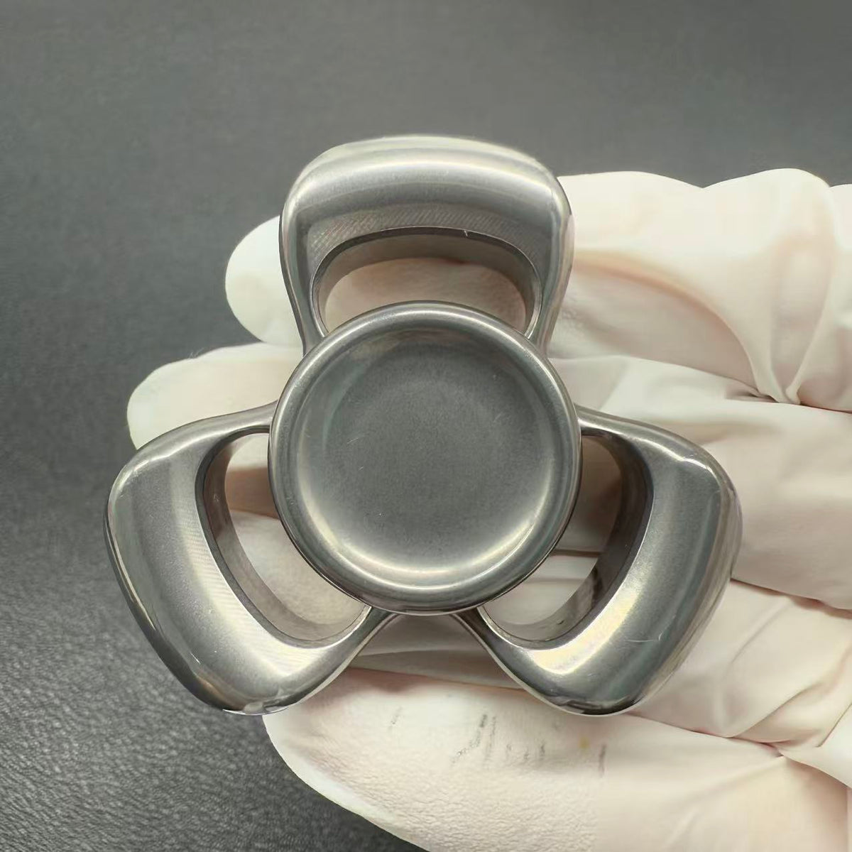 Three-Leaf Horizon Stainless Steel Stonewashed