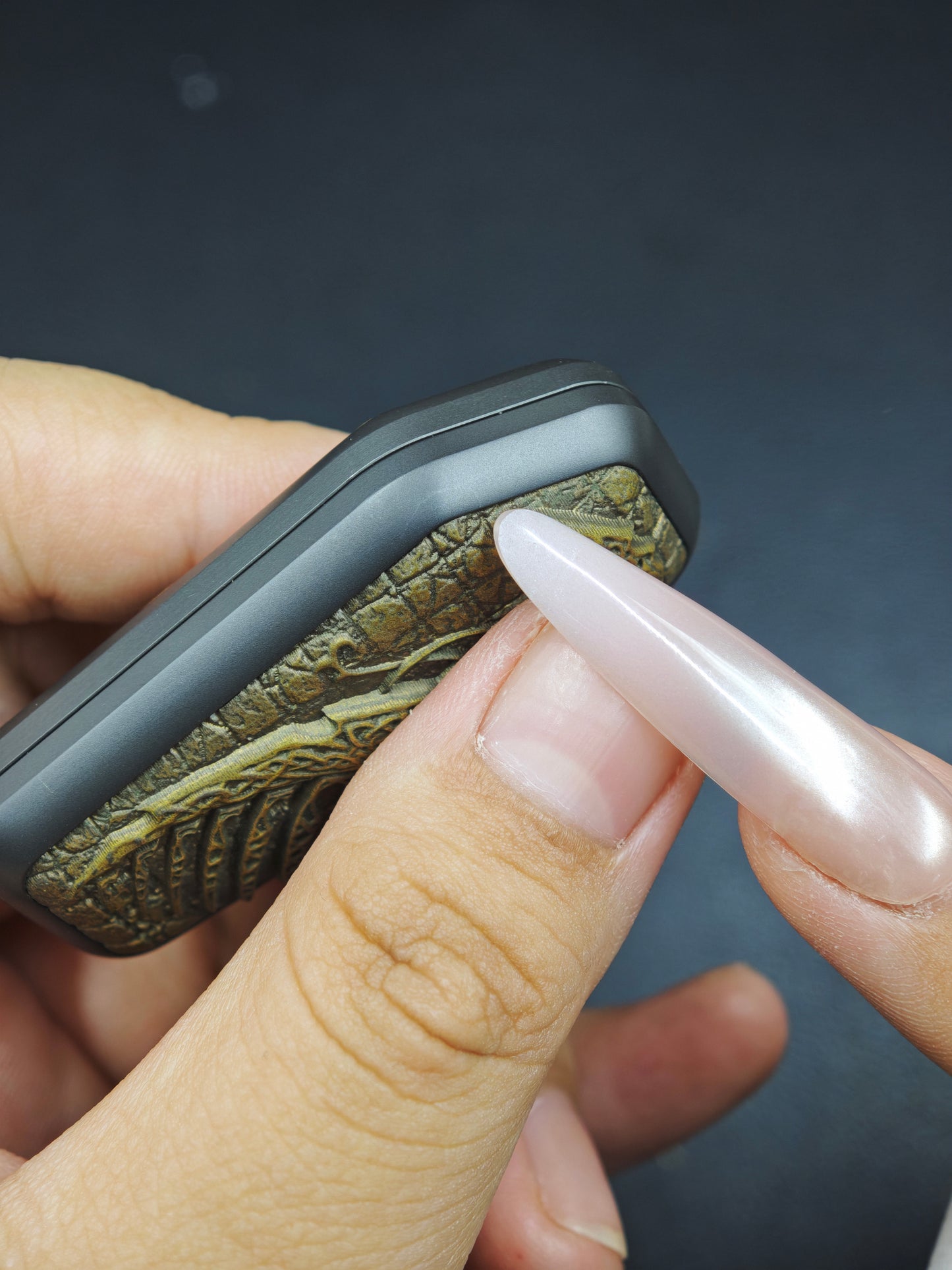 Guan Tui Zirconium
