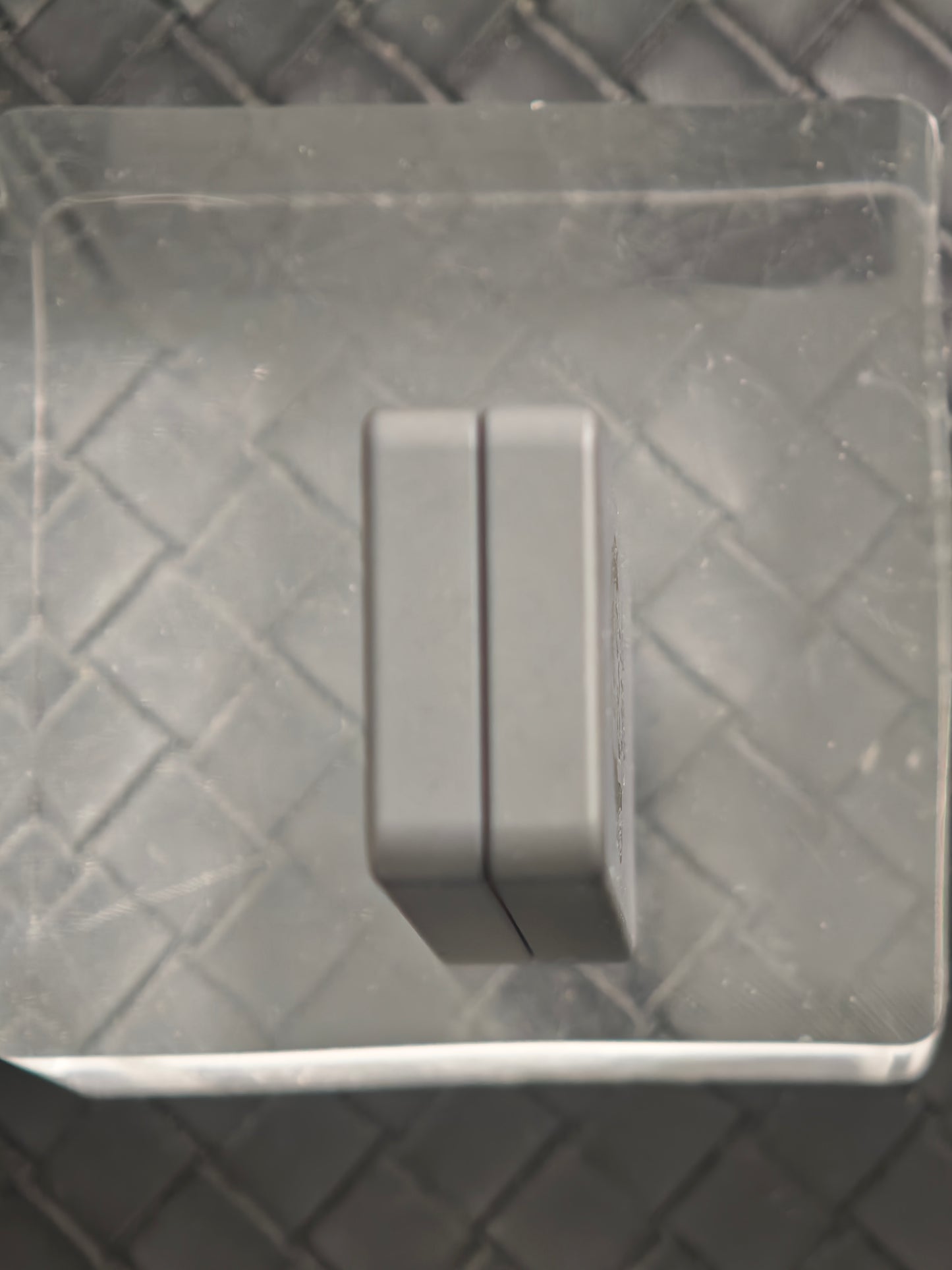 Mute Zirconium