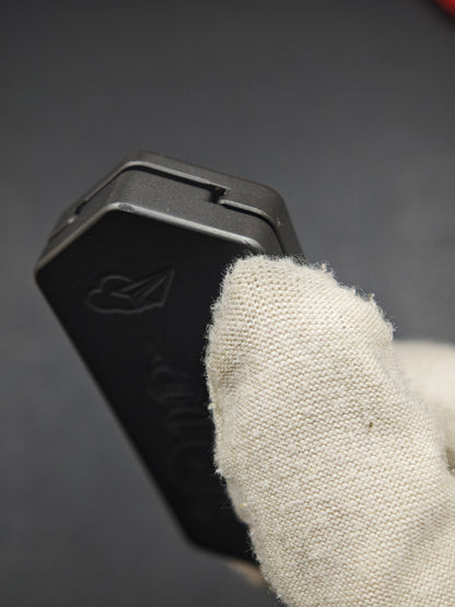 Plane Zirconium