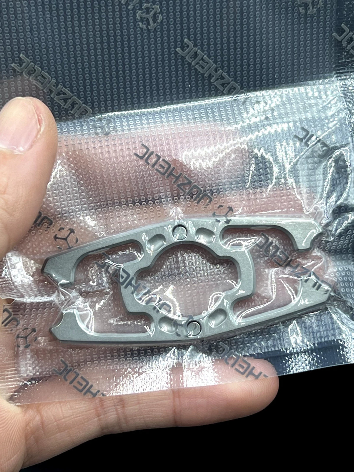 Ling Yin Zirconium