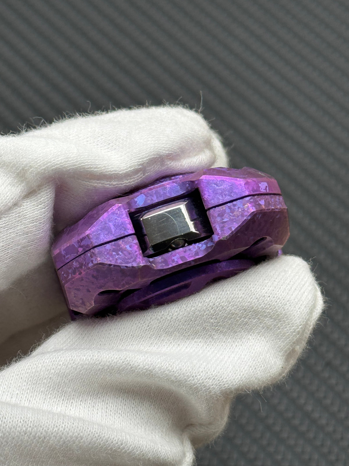 Spinner Crystallized Titanium