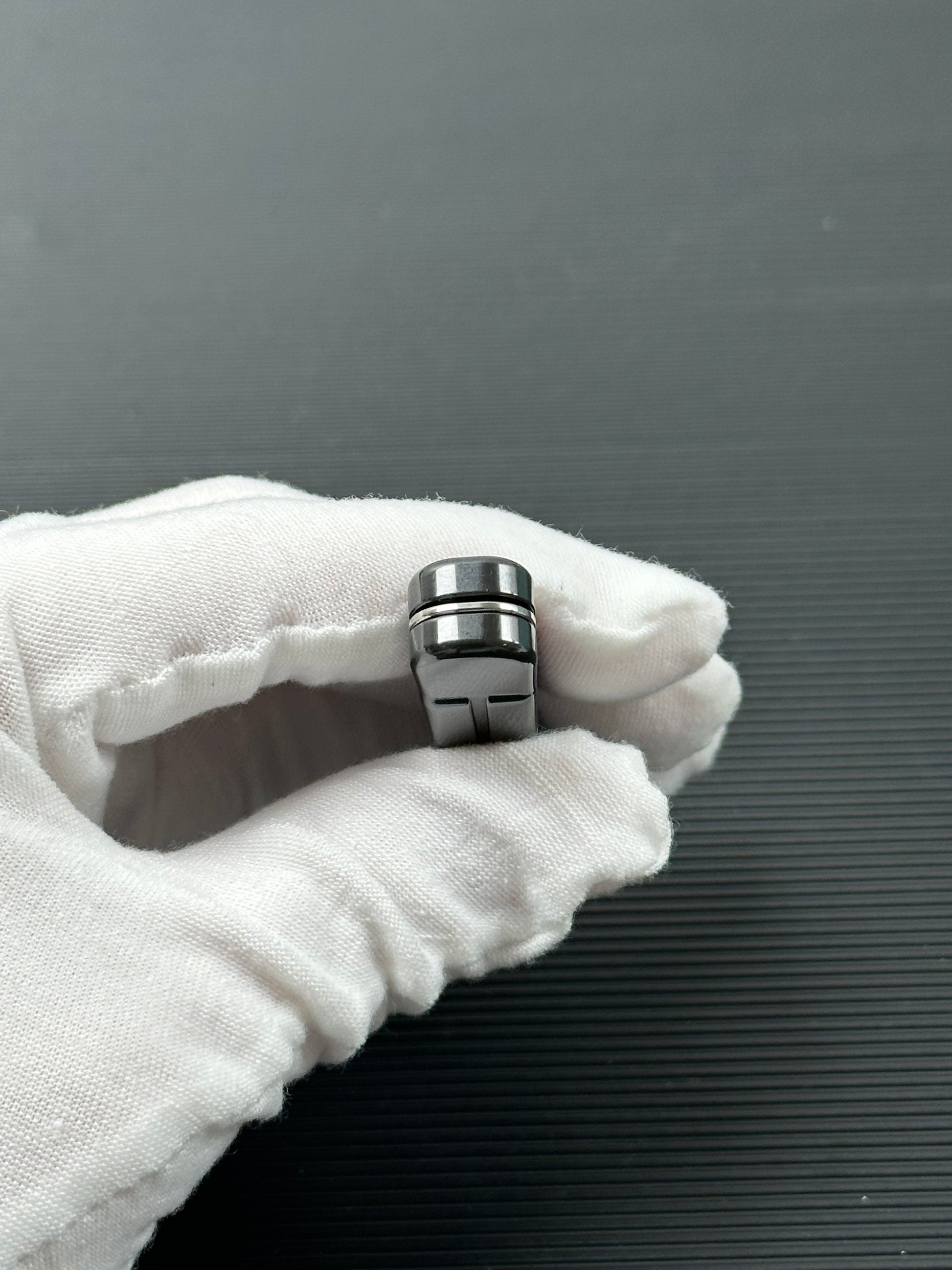 Snake Zirconium