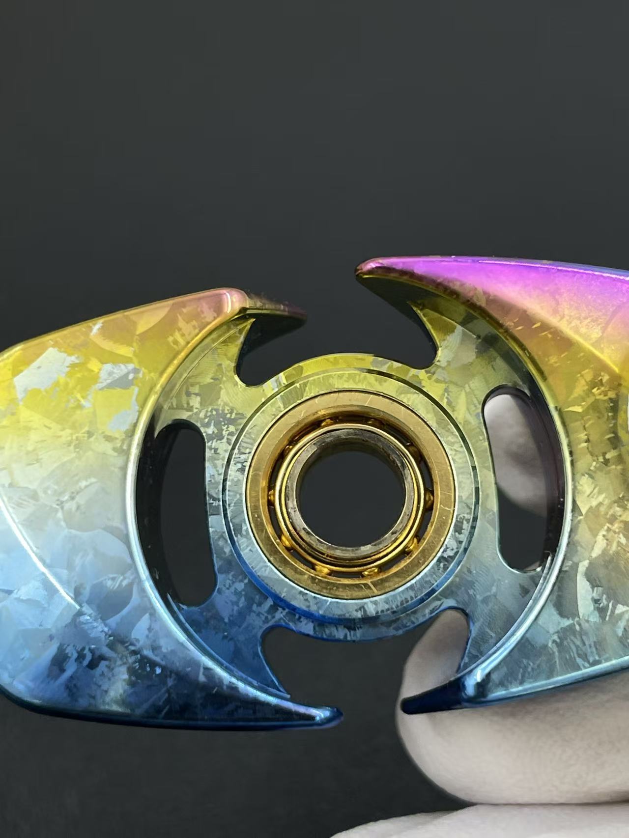 Spinner Crystallized Titanium