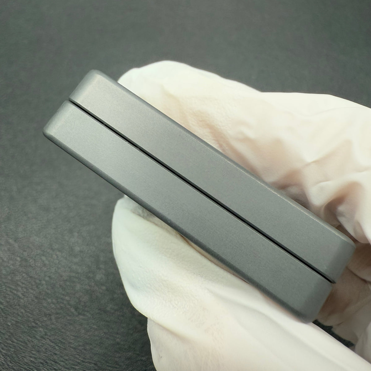 Mute Zirconium