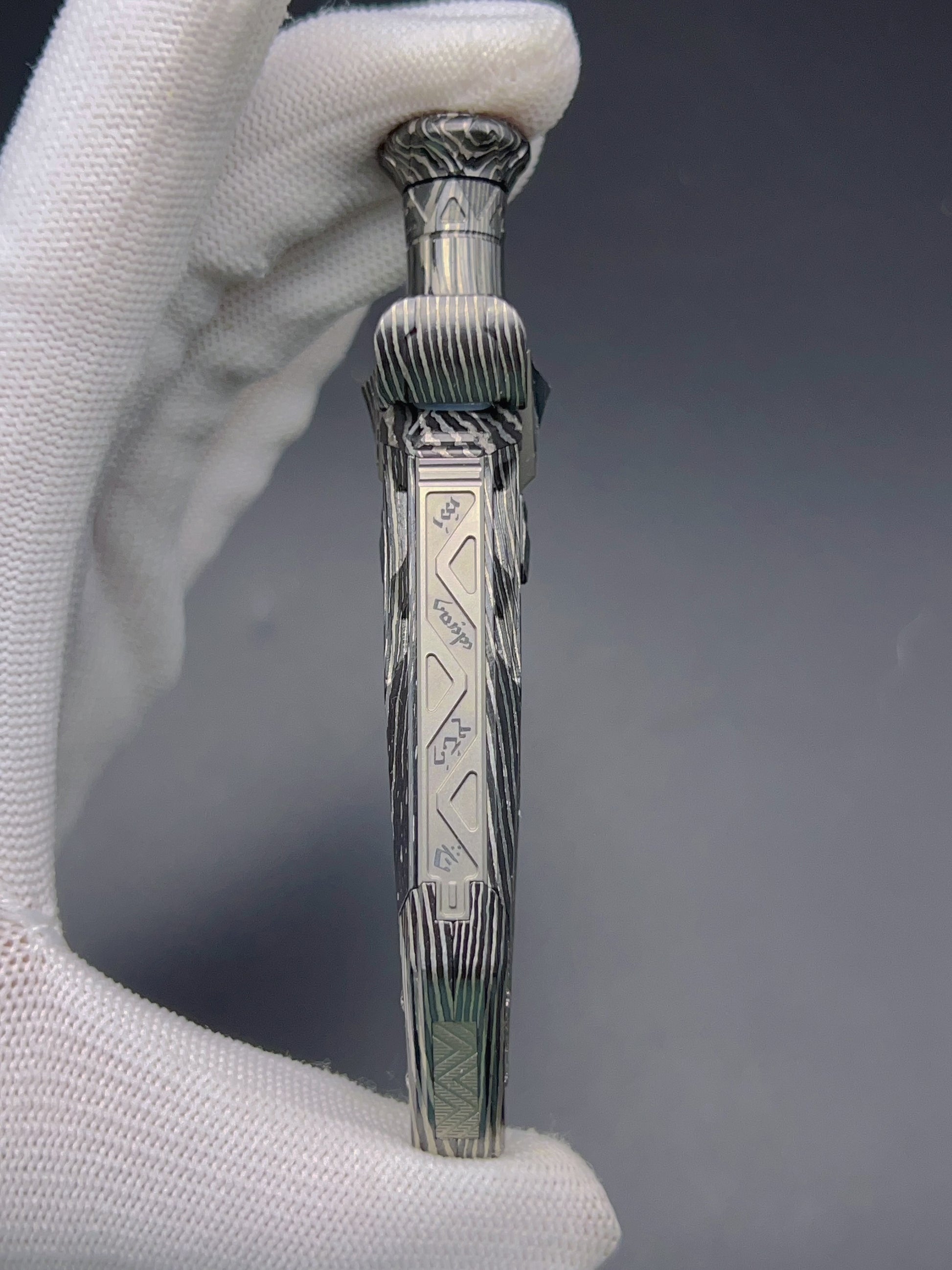 White Tiger Lake Sword Zircuti Zirconium