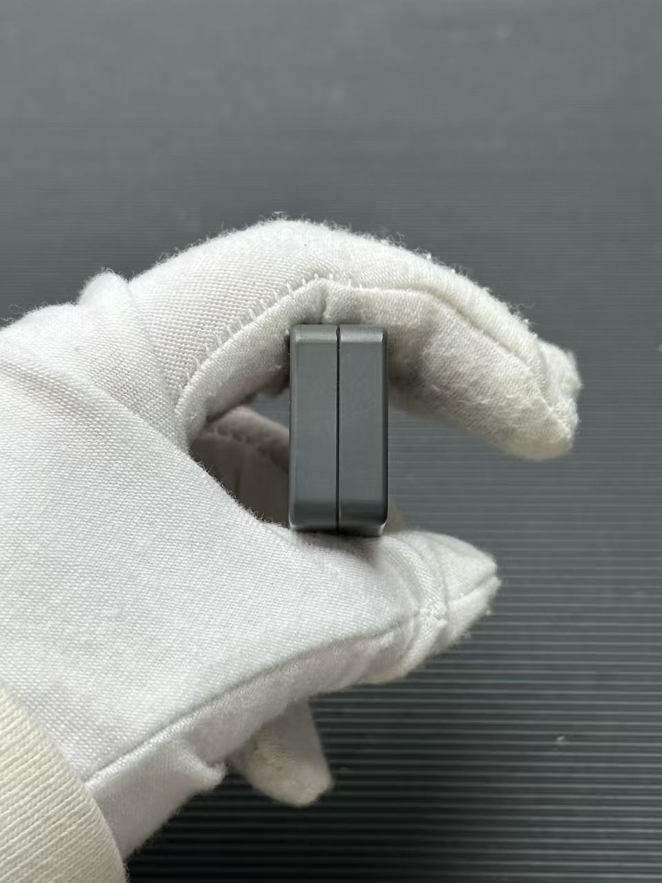 Mute Zirconium