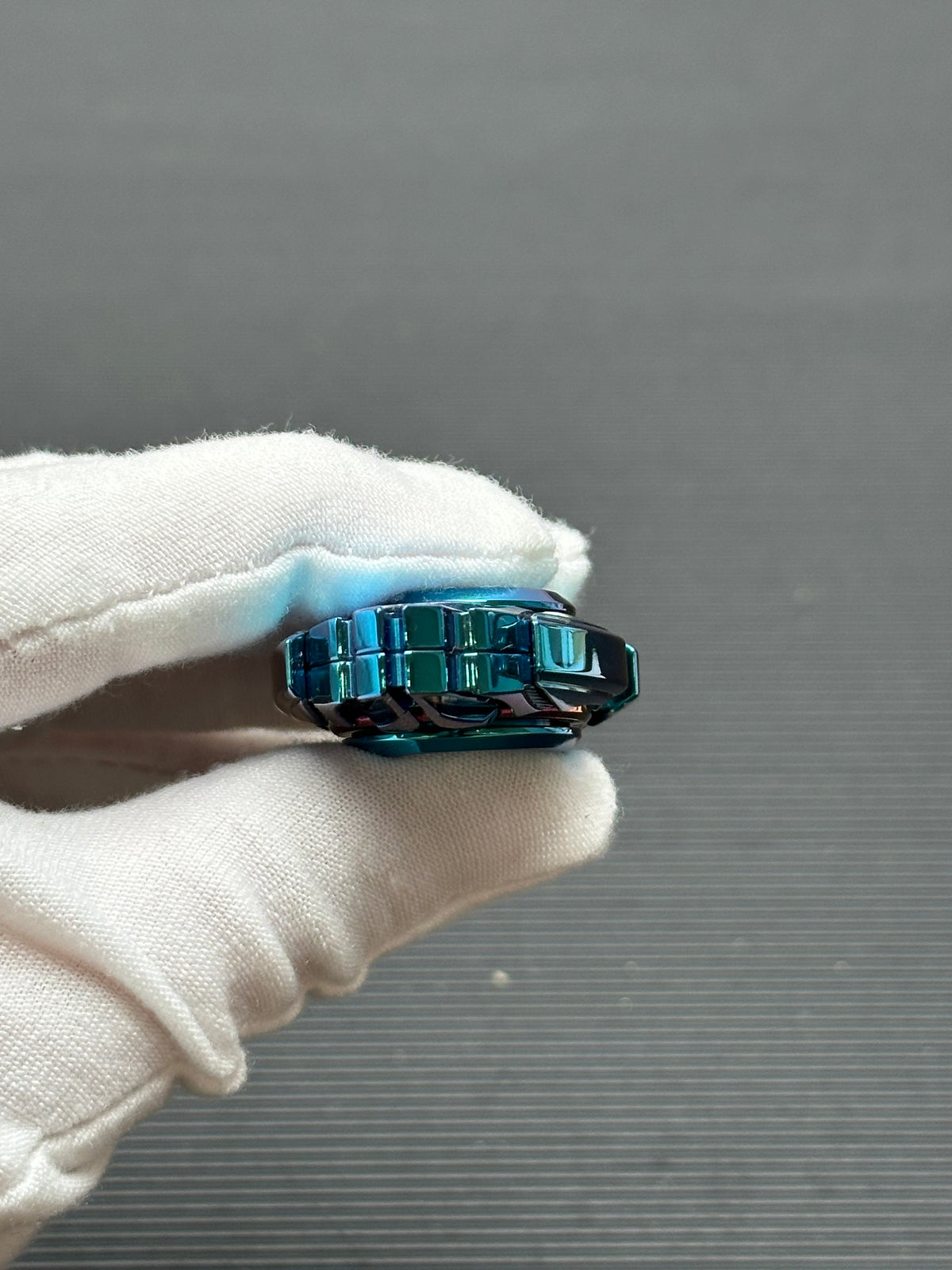 Dark Shell Opening Zirconium