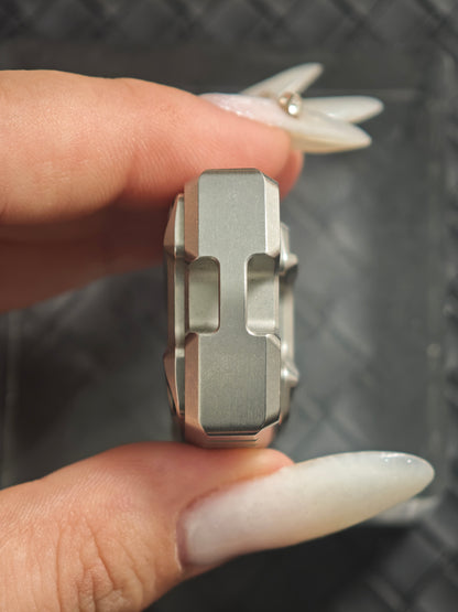 Thousand machines Stainless Steel Stonewashed