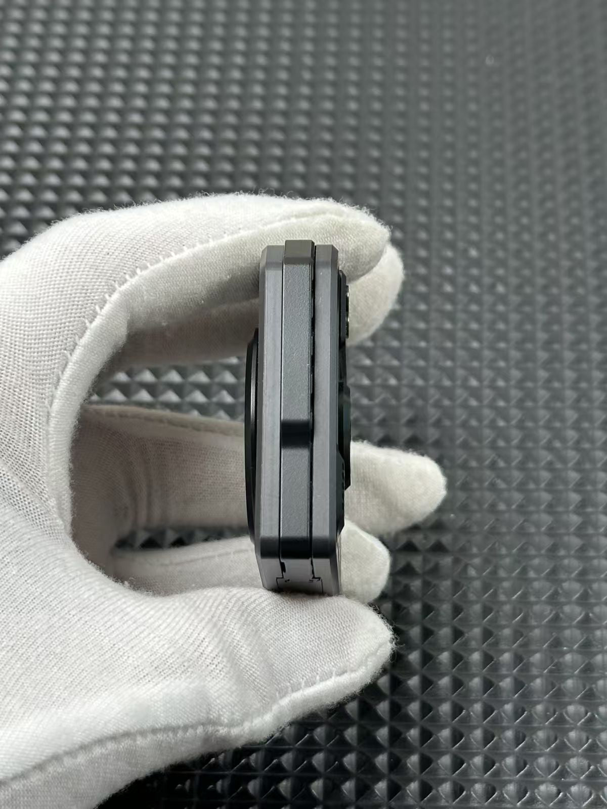 Millennium Y2K Disk Titanium