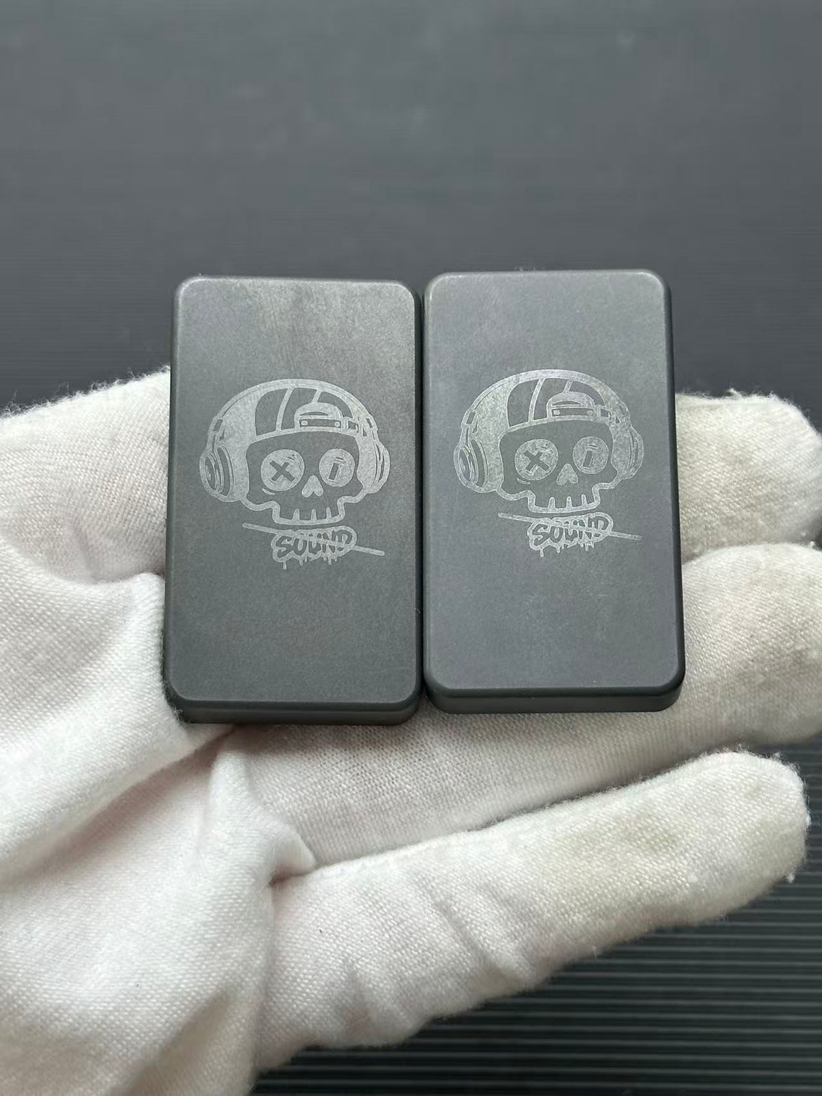 Mute Zirconium