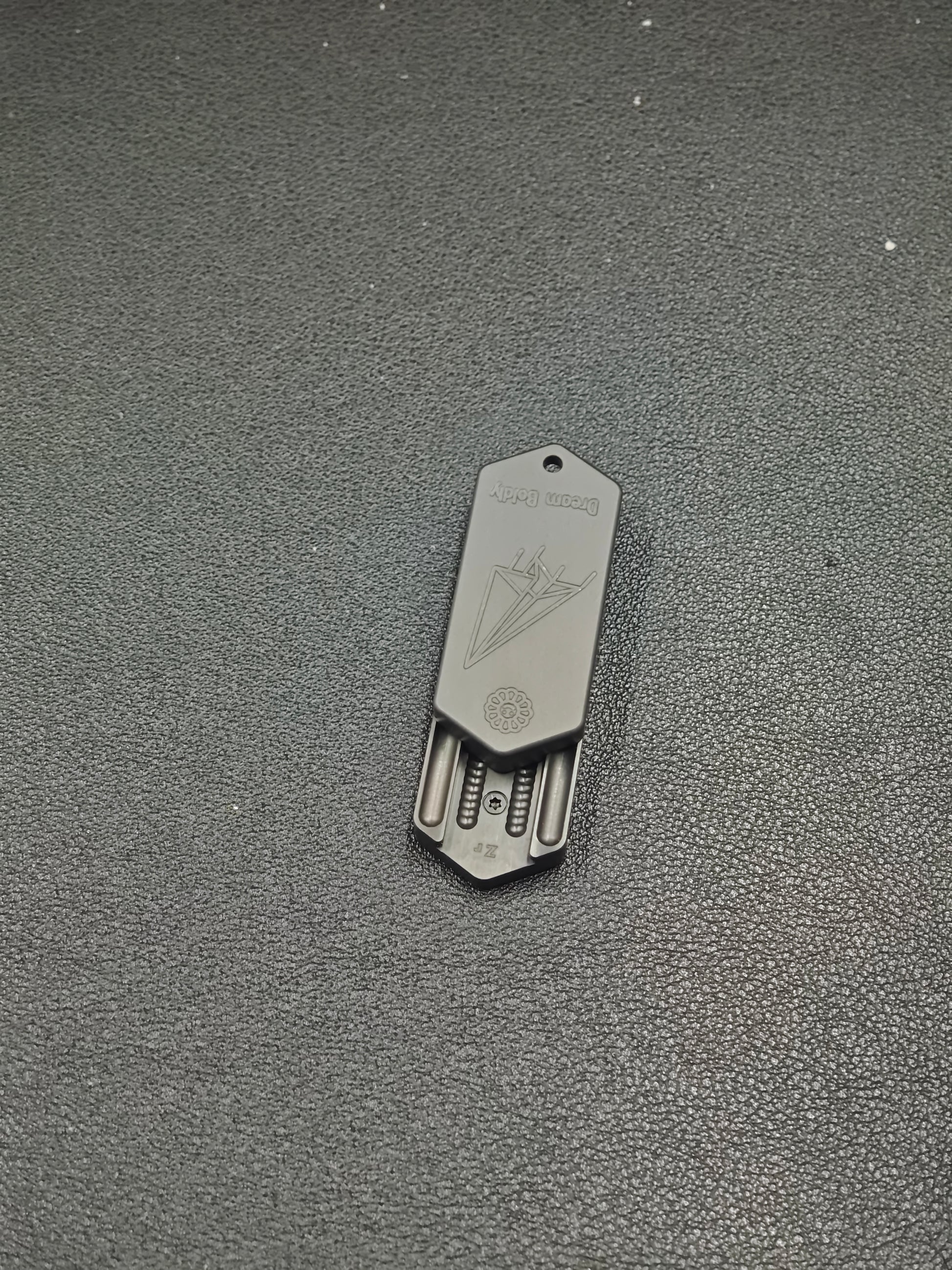 Plane Zirconium