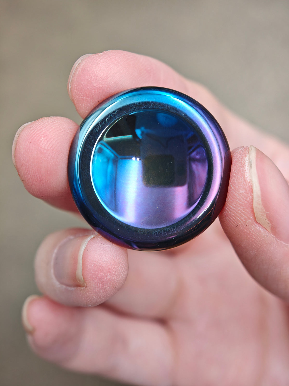 Two-Leaf Cell Zirconium Oil Slick