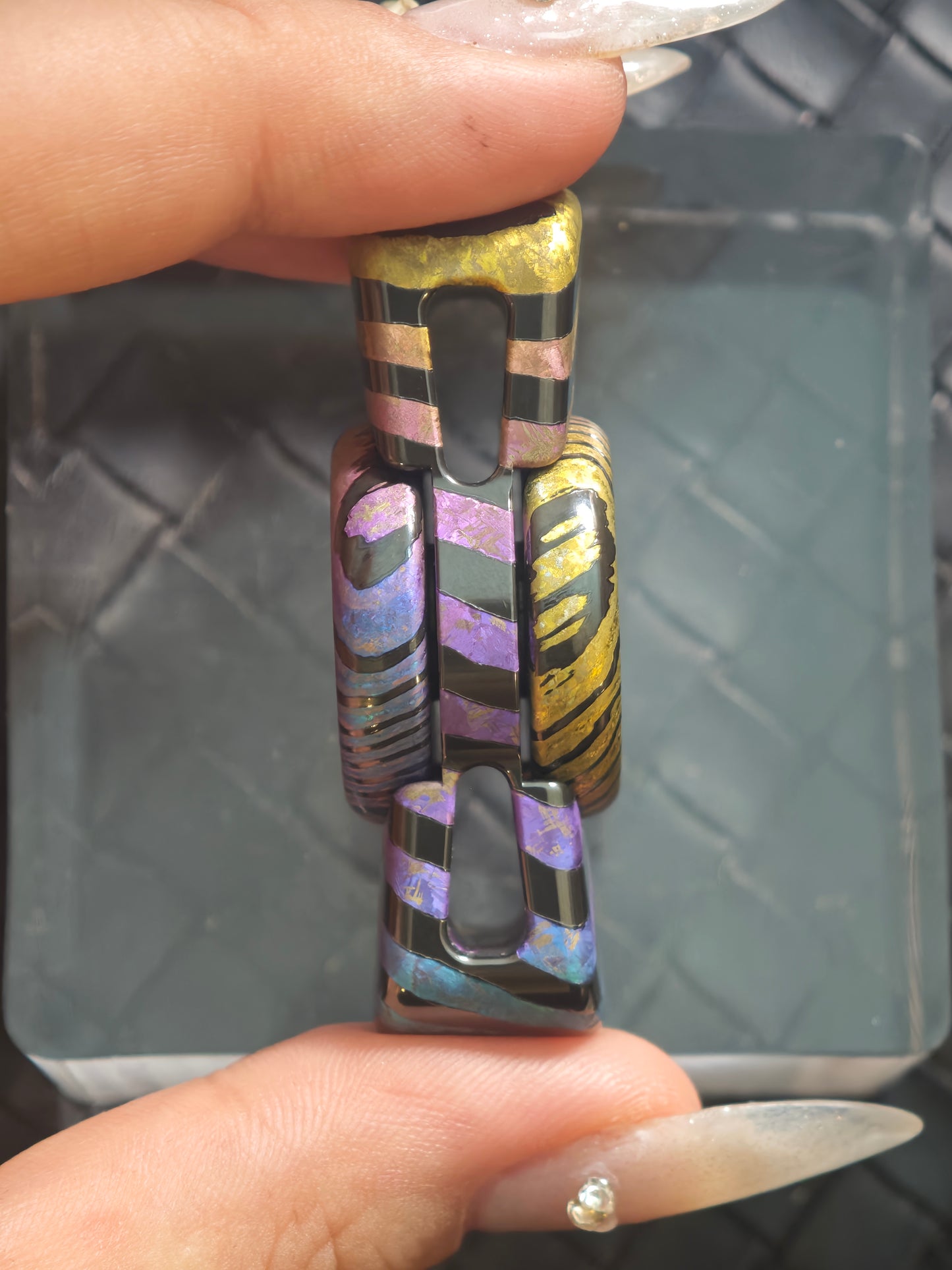 Floating Shadow Max Zircuti