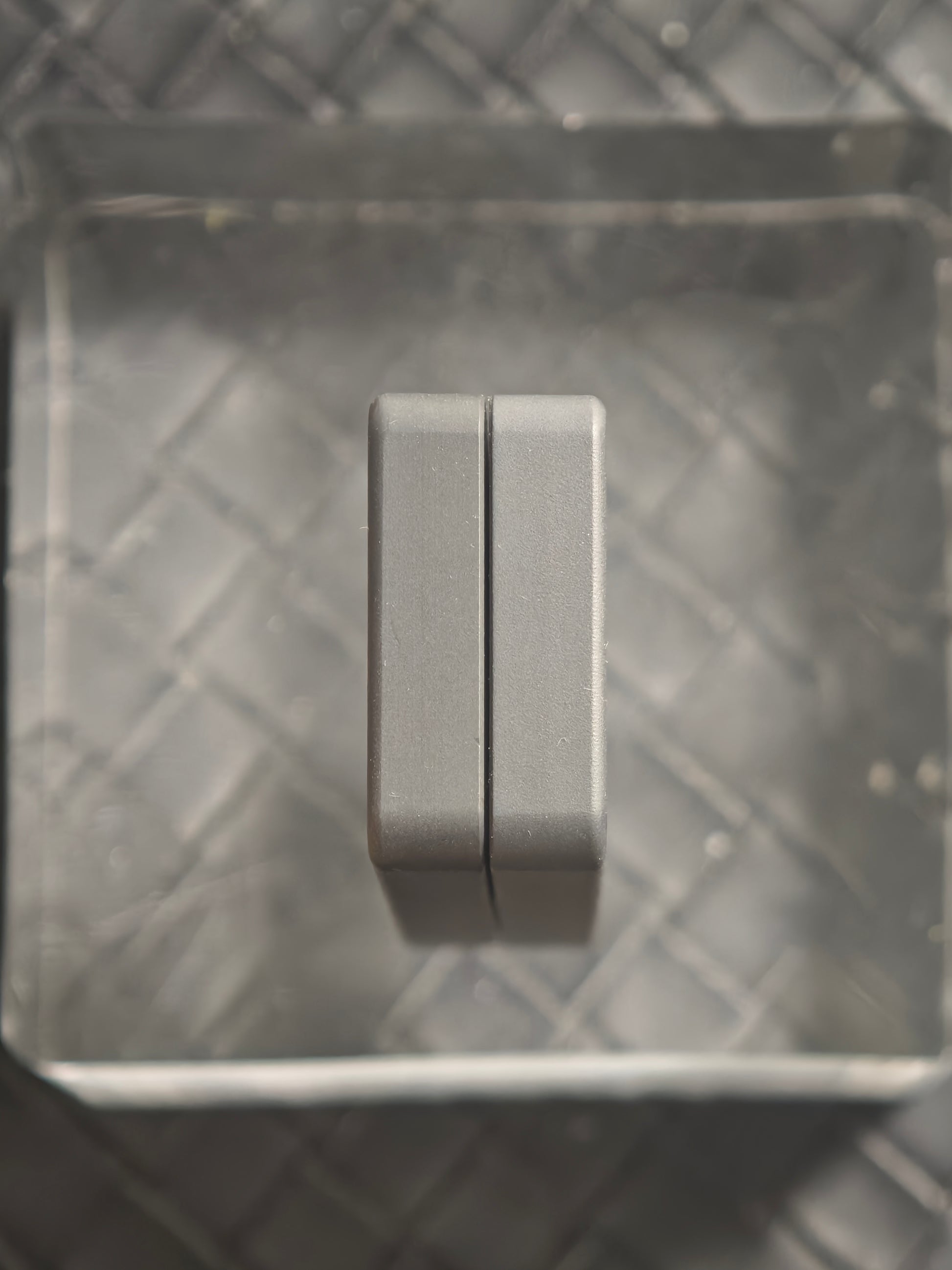 Mute Zirconium