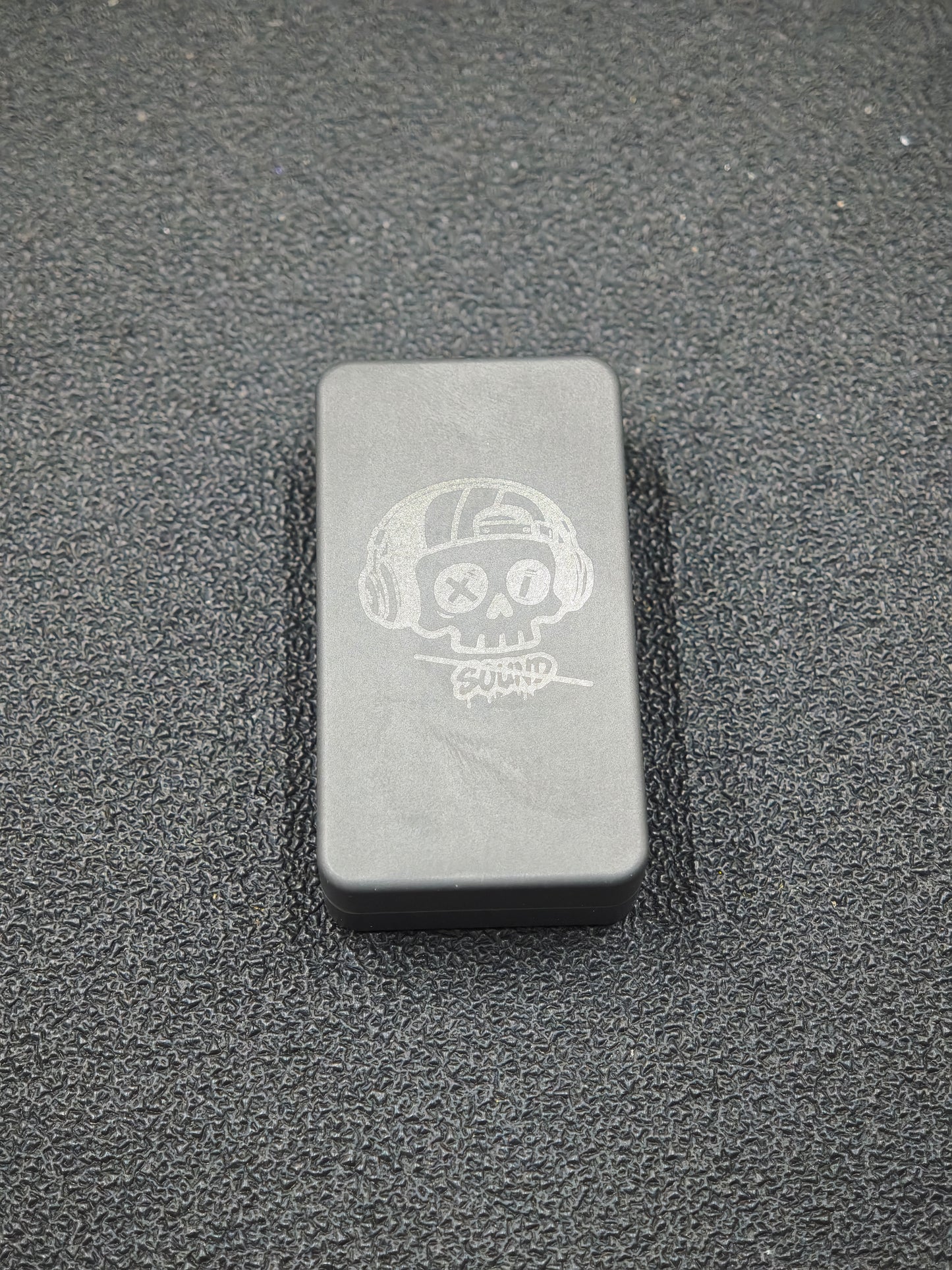 Mute Zirconium