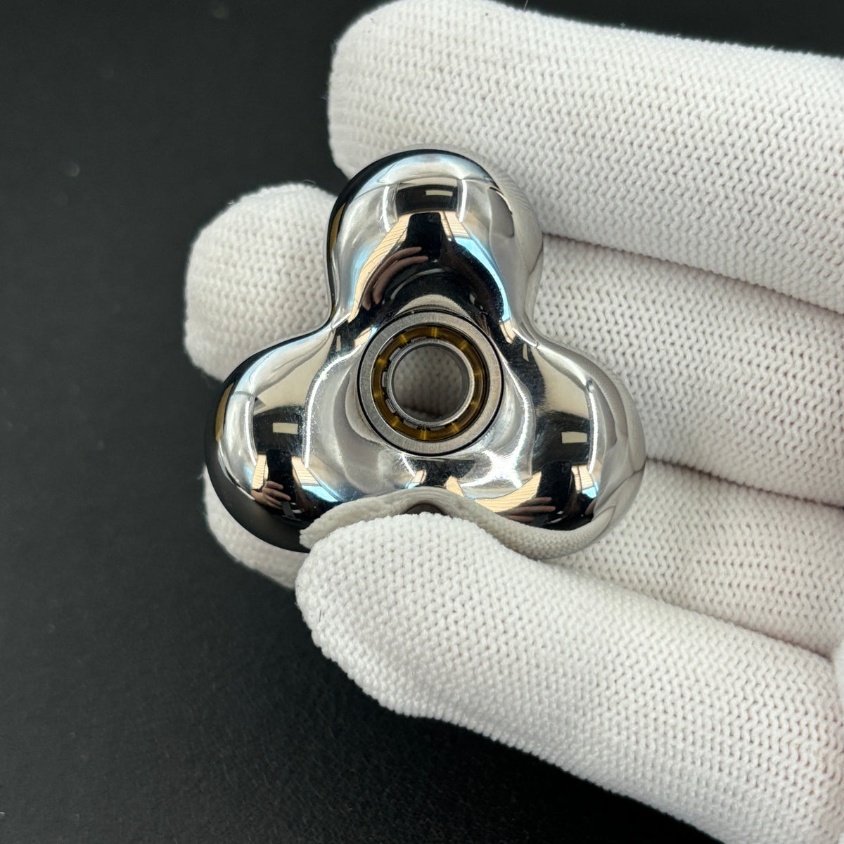 Three-Leaf Cell Stainless Steel Polished