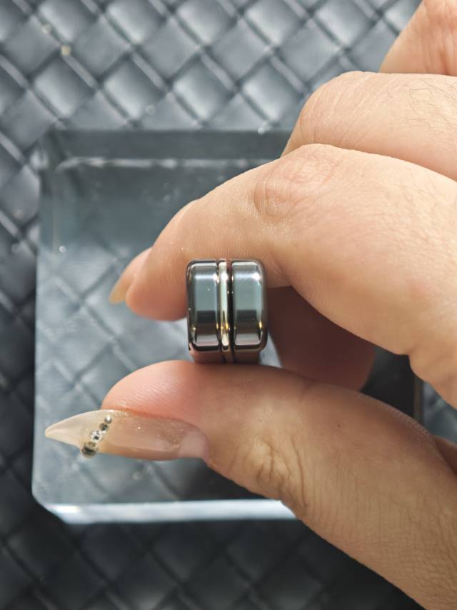 Snake Zirconium