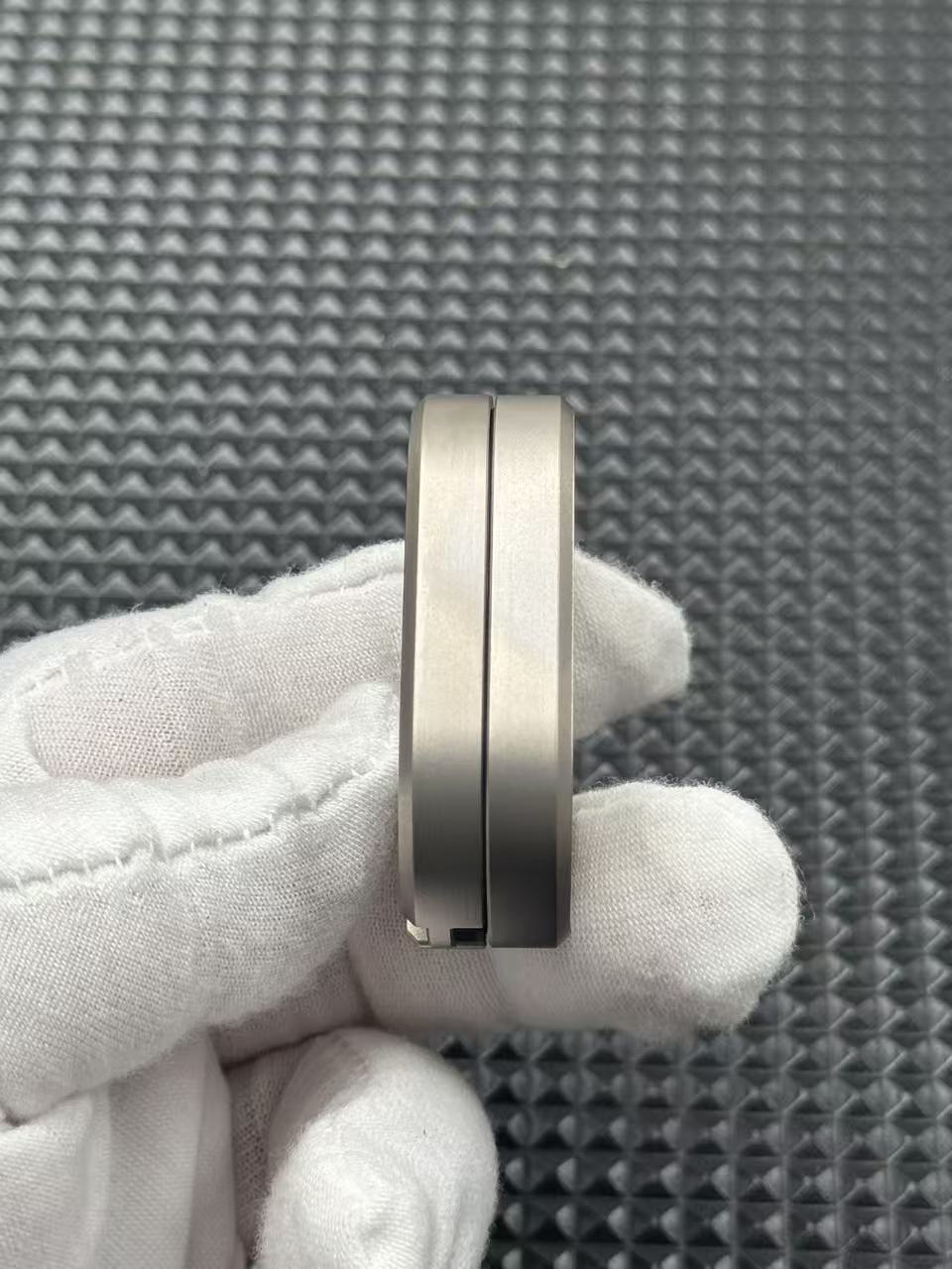 F2 Titanium