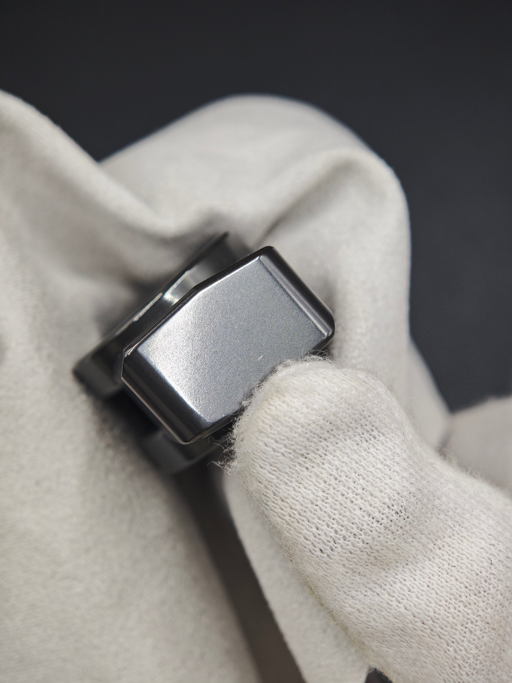 QD01 Zirconium Color-Anodized