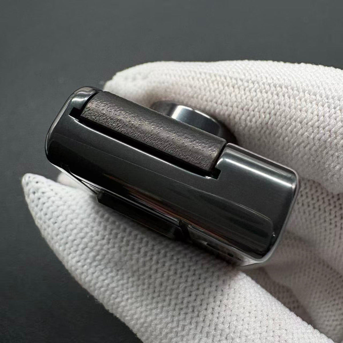 Camera M Zirconium