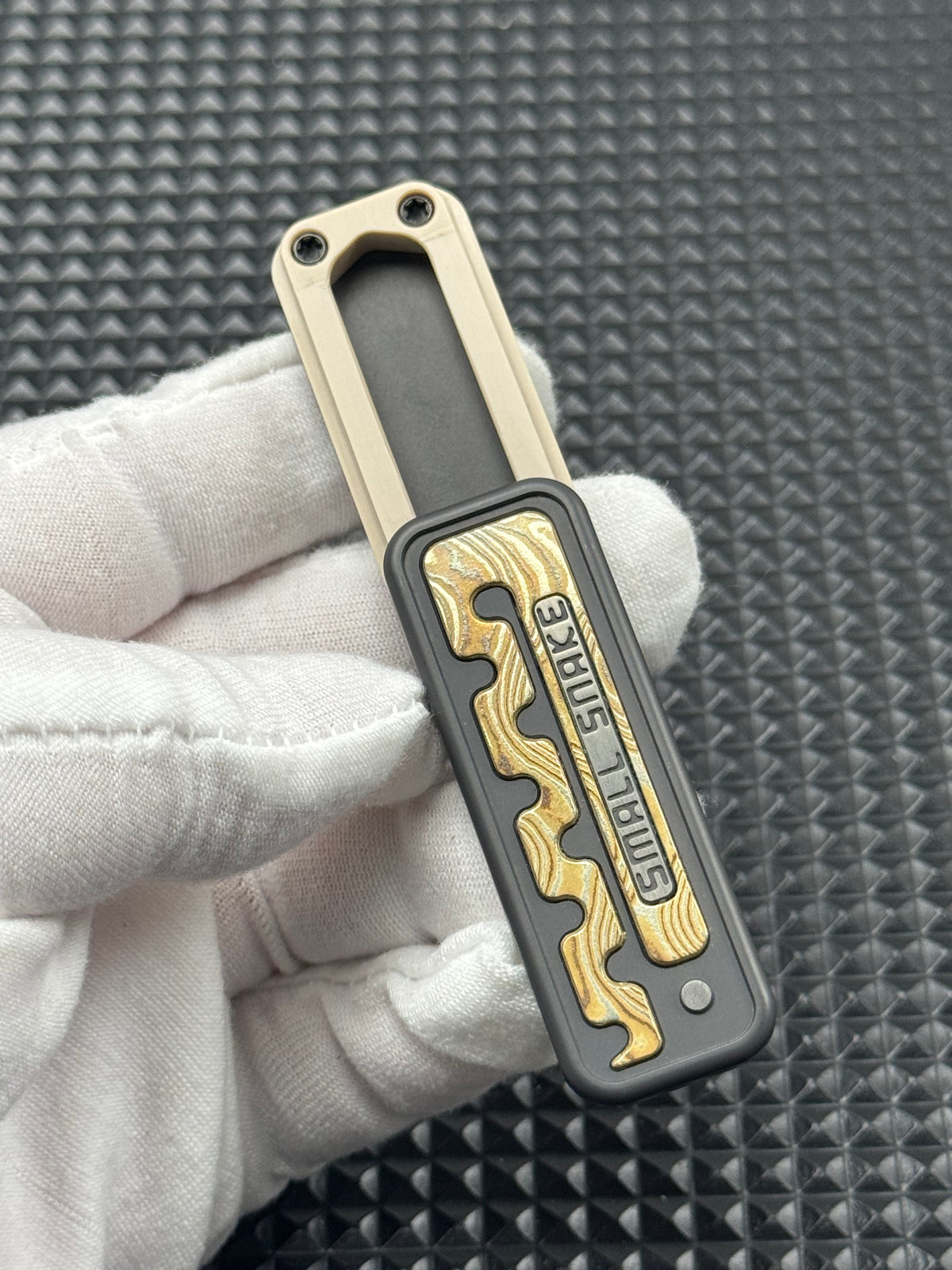 Snake Zirconium