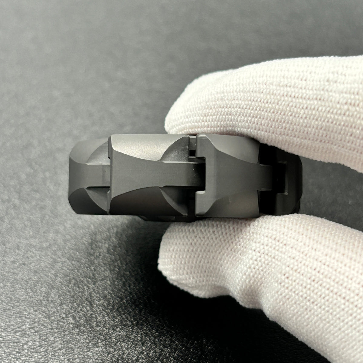 Eight Armor Initial Link Zirconium